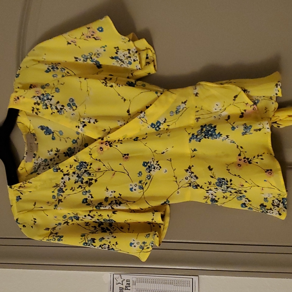 Loft Peblum Flutter Sleeve Floral Wrap Top Yellow PS Petite